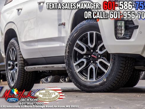 Used 2023 GMC Yukon AT4 AWD/4WD image 2