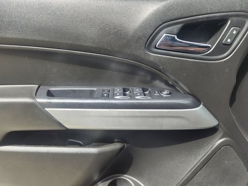 Used 2021 Chevrolet Colorado LT RWD image 20