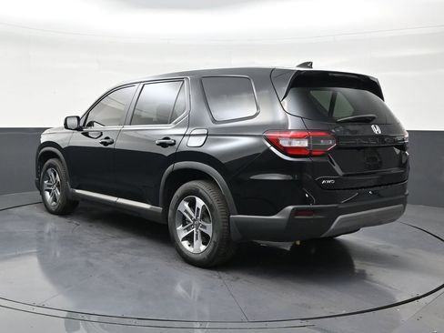 Used 2025 Honda Pilot EX-L image 3