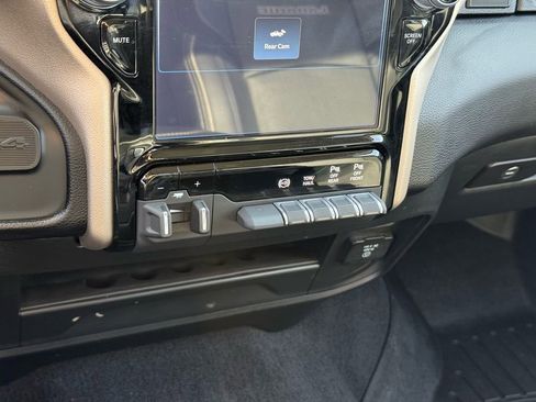 Used 2024 RAM 2500 Laramie image 30