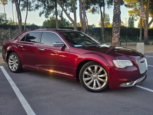 Used 2018 Chrysler 300 Touring w/ Chrome Appearance Package RWD image 28