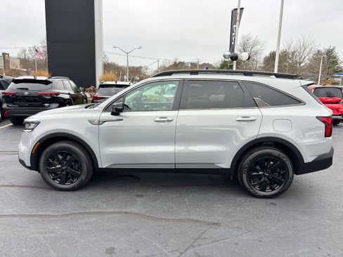 Used 2022 Kia Sorento S w/ Panoramic Sunroof Package image 2