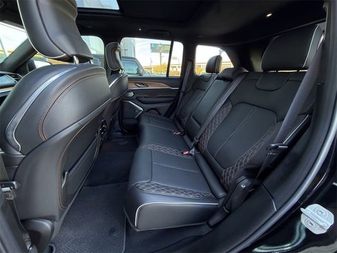 New 2025 Jeep Grand Cherokee Summit image 19