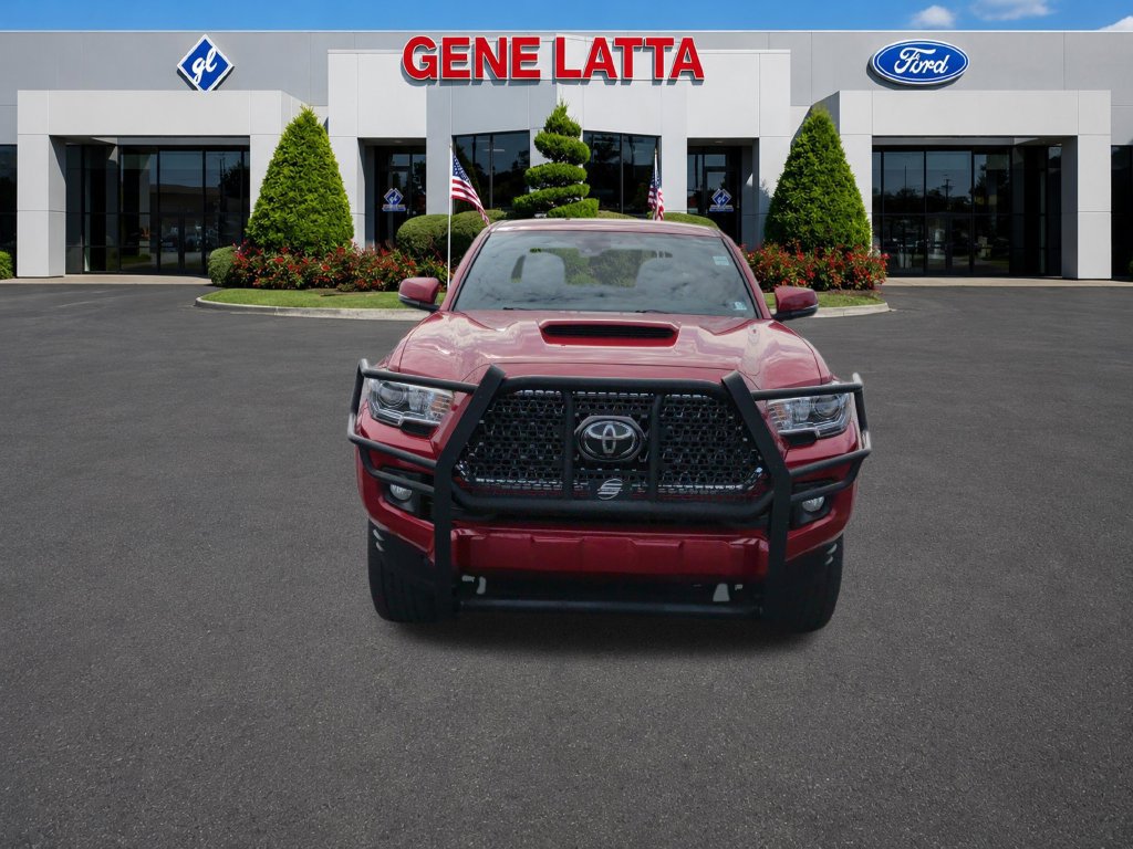 Used 2019 Toyota Tacoma TRD Sport AWD/4WD image 2