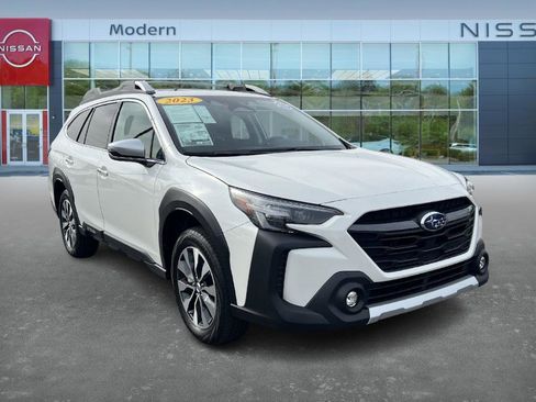 Used 2023 Subaru Outback Touring image 3