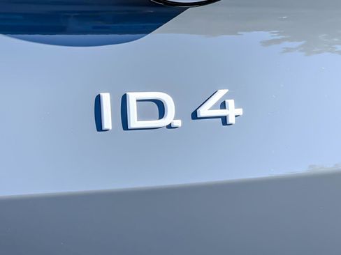 New 2025 Volkswagen ID.4 Pro image 26