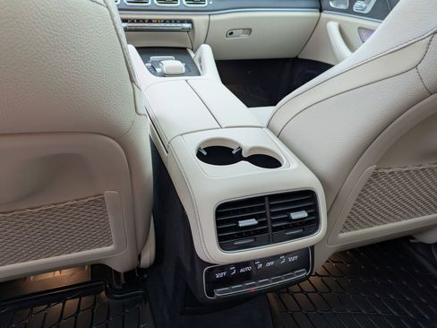 Used 2024 Mercedes-Benz GLS 450 4MATIC image 31