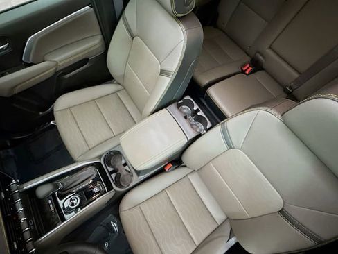 Used 2025 Chevrolet Colorado ZR2 w/ Technology Package image 24