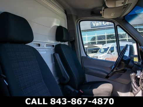 Used 2015 Freightliner Sprinter 3500 image 23