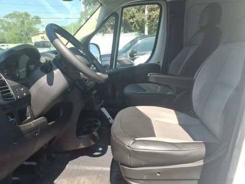 Used 2025 RAM ProMaster 2500 w/ Convenience Group FWD image 10