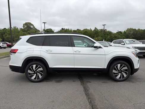 New 2026 Volkswagen Atlas SE FWD image 6