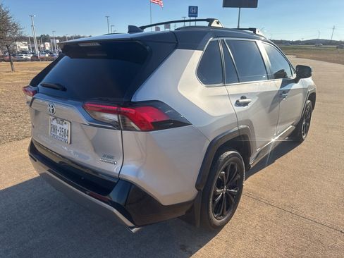 Used 2022 Toyota RAV4 XSE image 5