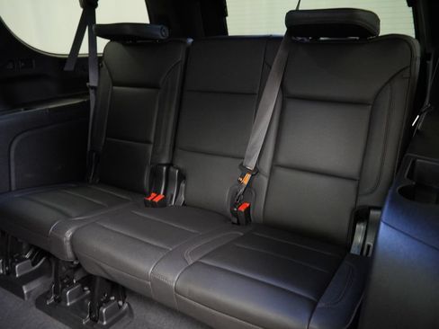 Used 2023 Chevrolet Suburban High Country AWD/4WD image 14