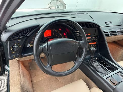 Used 1992 Chevrolet Corvette Convertible RWD image 3