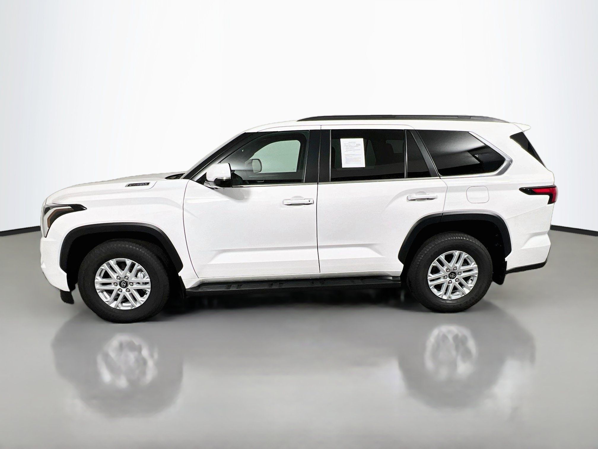 Used 2025 Toyota Sequoia SR5 AWD/4WD image 9