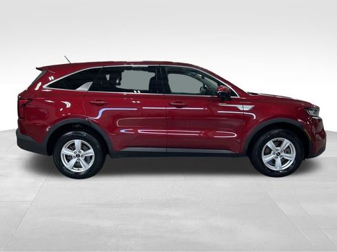 Used 2022 Kia Sorento LX image 6