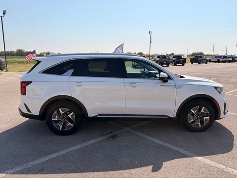Used 2022 Kia Sorento EX w/ Panoramic Sunroof Package FWD image 6