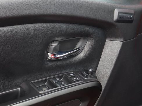 Used 2021 Nissan Titan PRO-4X w/ Pro-4x Convenience Package image 19