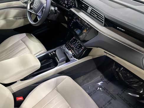 Used 2024 Audi Q8 e-tron Premium Plus w/ Premium Plus Package AWD/4WD image 15
