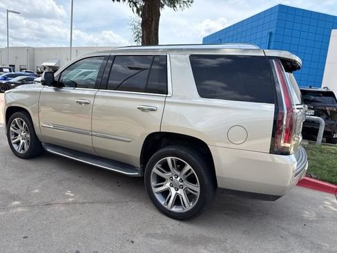 Used 2016 Cadillac Escalade Luxury AWD/4WD image 3
