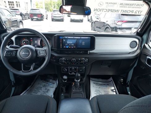 Used 2024 Jeep Wrangler Unlimited Sport AWD/4WD image 15