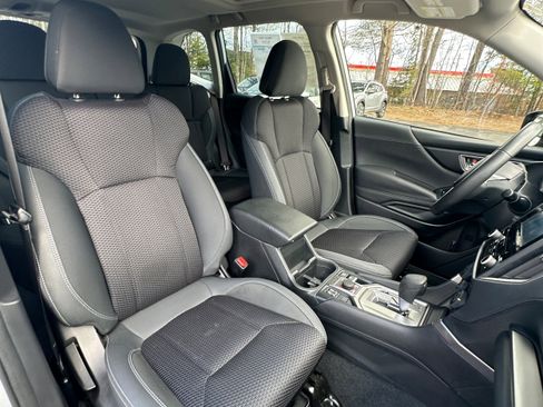 Used 2023 Subaru Forester Premium image 12
