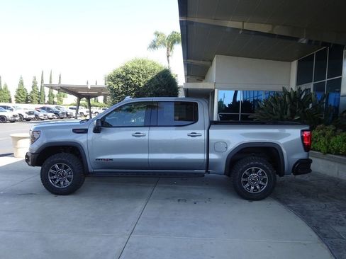 New 2026 GMC Sierra 1500 AT4X w/ LPO, Black Badging Package AWD/4WD image 4