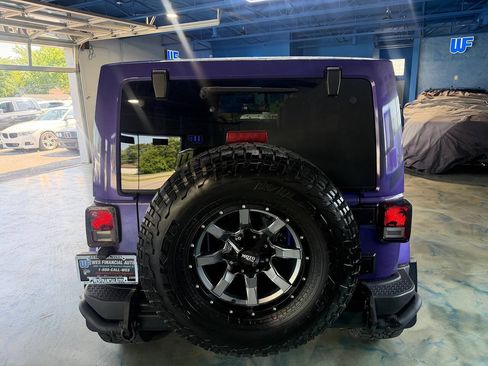 Used 2017 Jeep Wrangler Unlimited Sahara AWD/4WD image 14