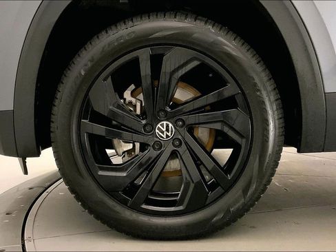 Used 2021 Volkswagen Atlas SE w/ Panoramic Sunroof Package image 8