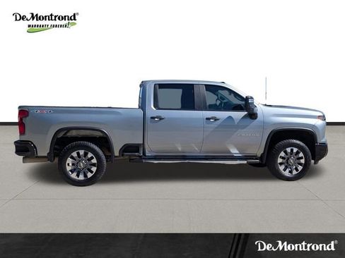 Used 2024 Chevrolet Silverado 2500 Custom w/ Custom Value Package image 4