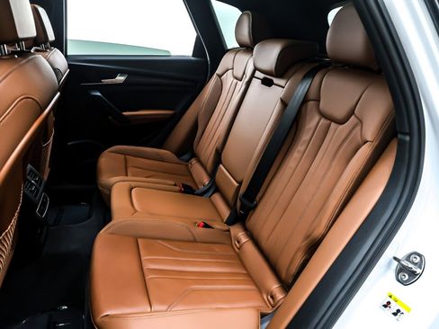 Used 2025 Audi Q5 e Premium Plus image 9