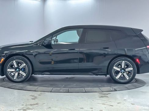 Used 2024 BMW iX xDrive50 w/ Sport Package AWD/4WD image 5