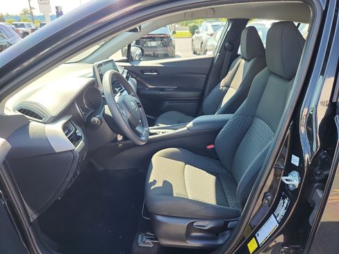 Used 2021 Toyota C-HR LE FWD image 15