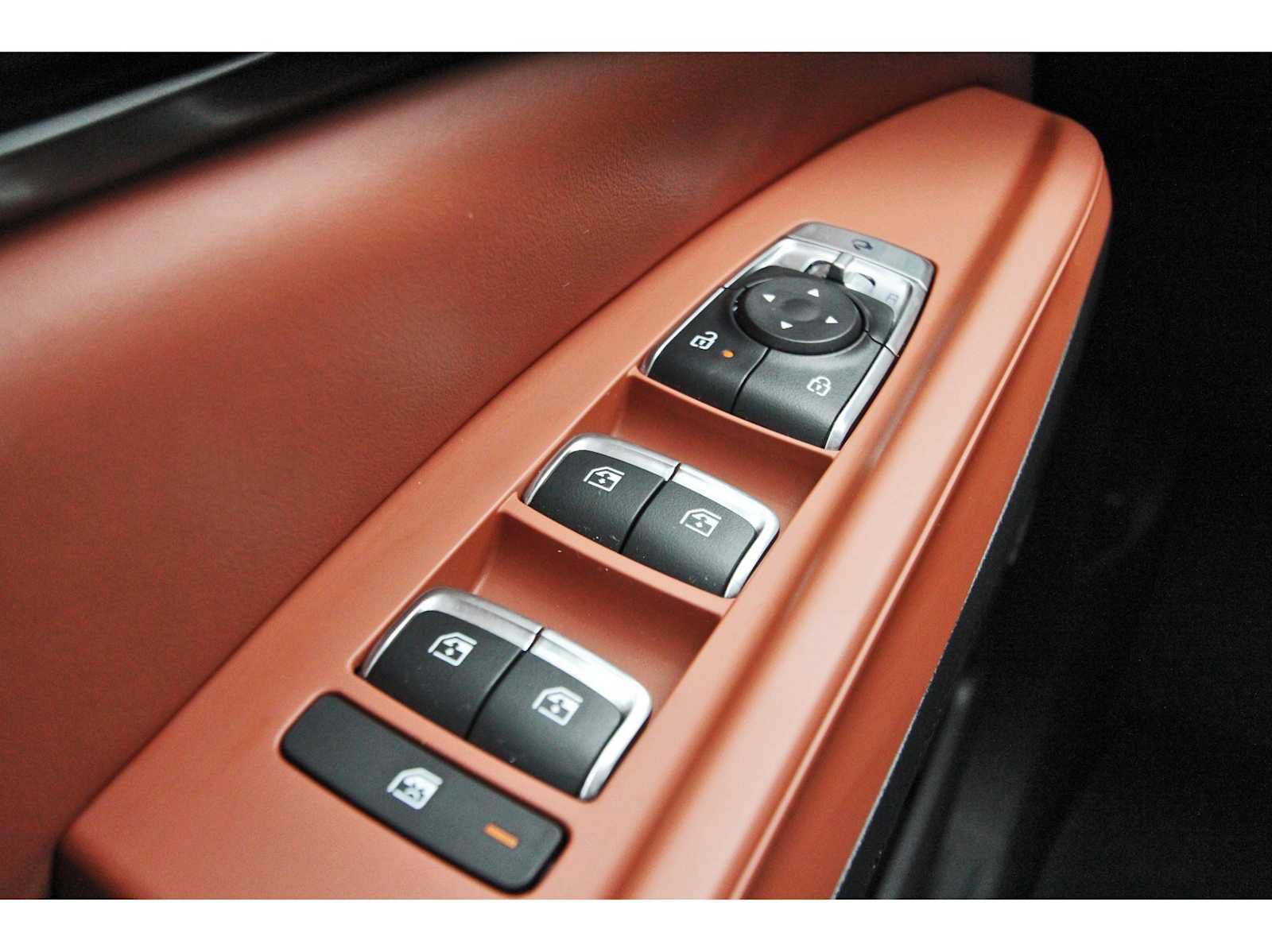 Used 2025 Kia Carnival SX Prestige FWD image 21