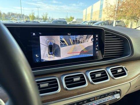 Used 2024 Mercedes-Benz GLE 350 4MATIC image 25