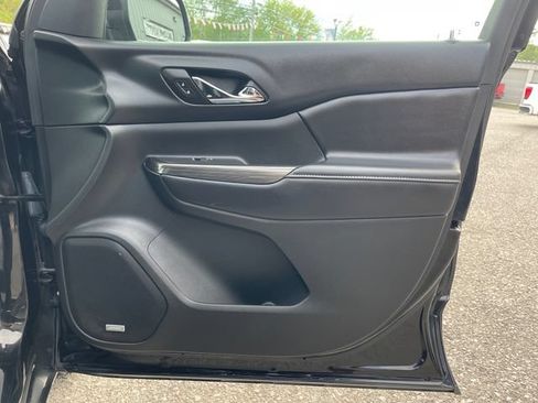 Used 2018 GMC Acadia SLT AWD/4WD image 18