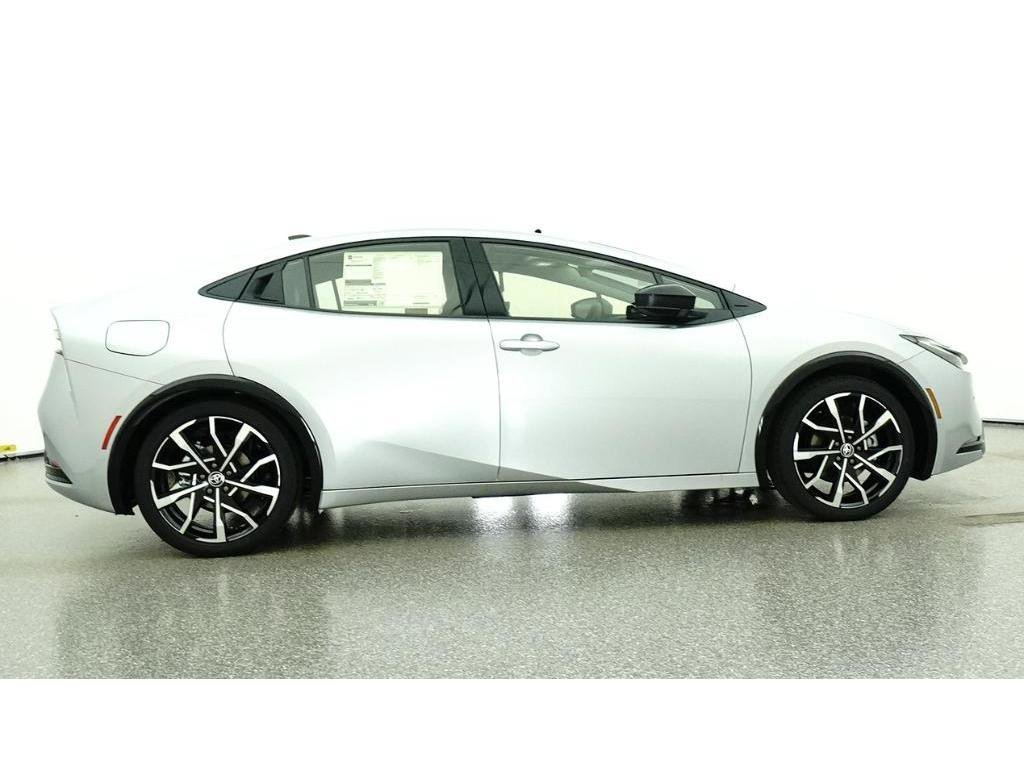 New 2026 Toyota Prius Plug-In Hybrid FWD image 27