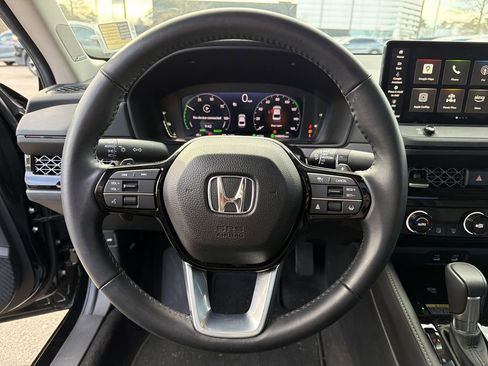 Used 2024 Honda Accord Touring image 21