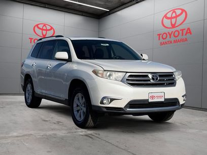 Used 2011 Toyota Highlander SE w/ Tow Pkg