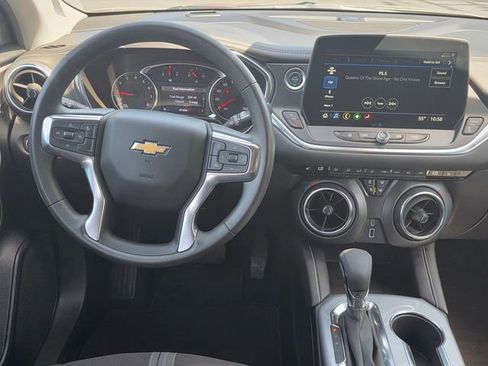 Used 2025 Chevrolet Blazer LT FWD image 15