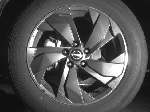 Used 2025 Nissan Rogue SV FWD image 12
