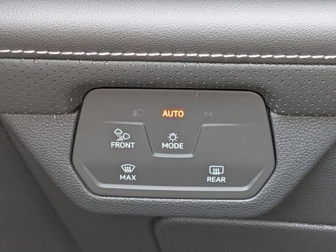 New 2026 Volkswagen Atlas Cross Sport SE AWD/4WD image 17