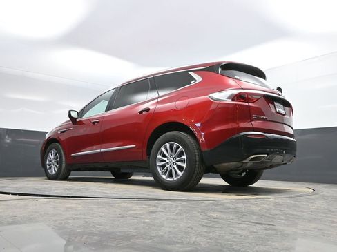 Used 2024 Buick Enclave Premium image 25
