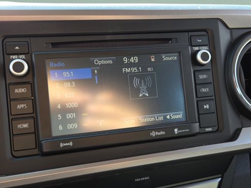 Used 2019 Toyota Tacoma SR5 image 32