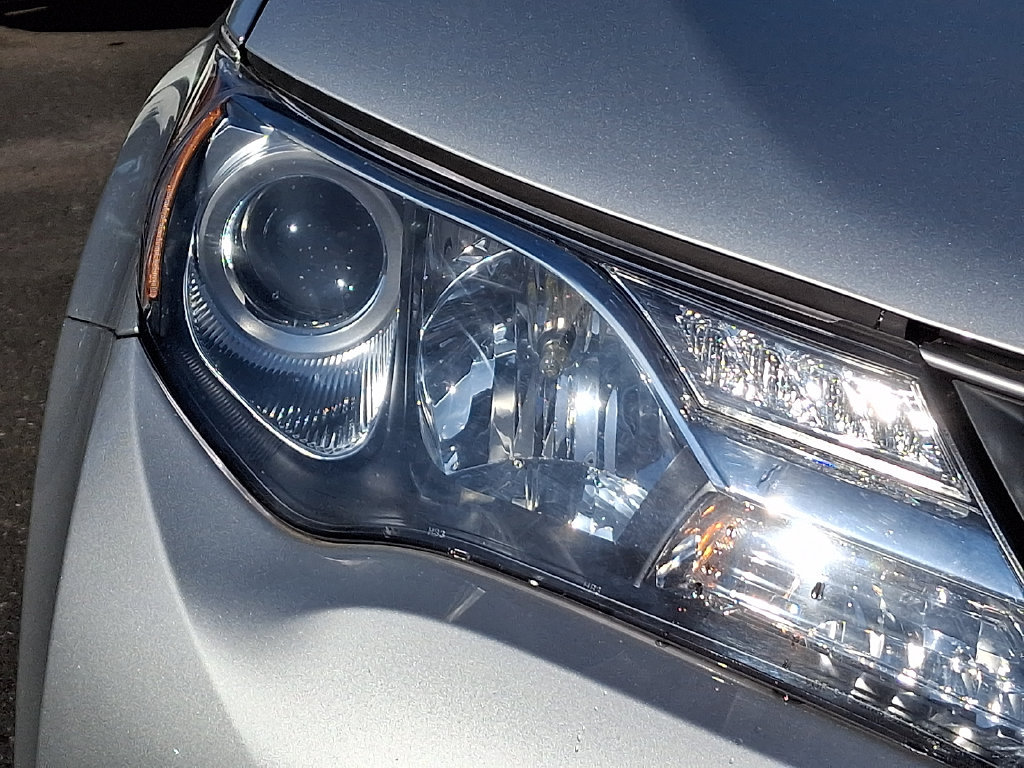 Used 2013 Toyota RAV4 XLE AWD/4WD image 10