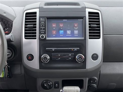 Used 2019 Nissan Frontier SV image 16