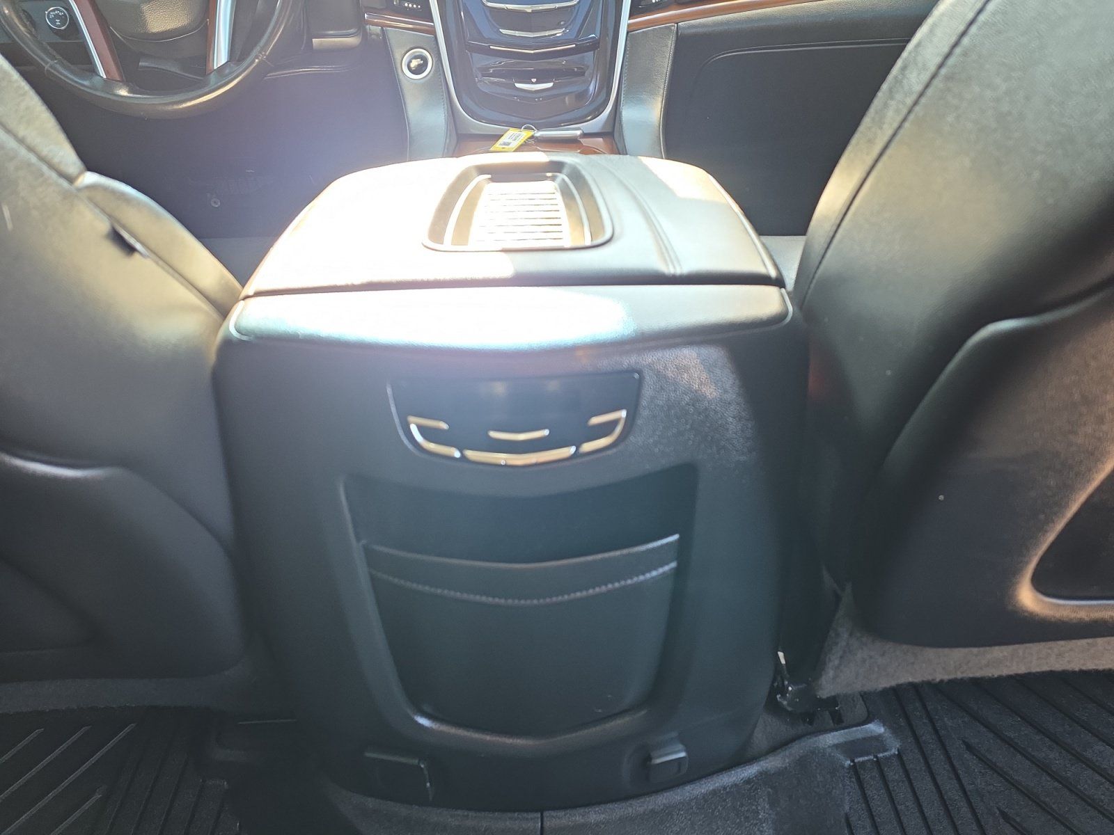 Used 2019 Cadillac Escalade Luxury AWD/4WD image 15