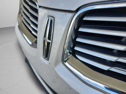 Used 2016 Lincoln MKX Reserve w/ Technology Package FWD image 28