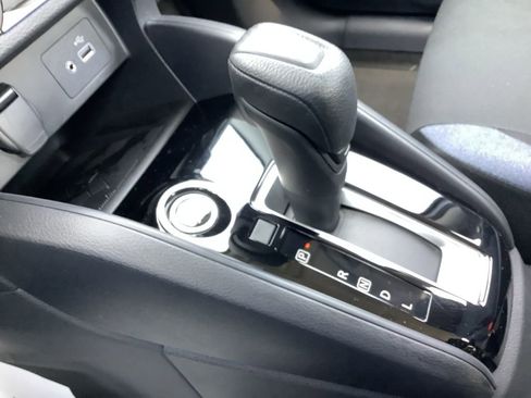 Used 2025 Nissan Versa SV w/ Trunk Package image 28