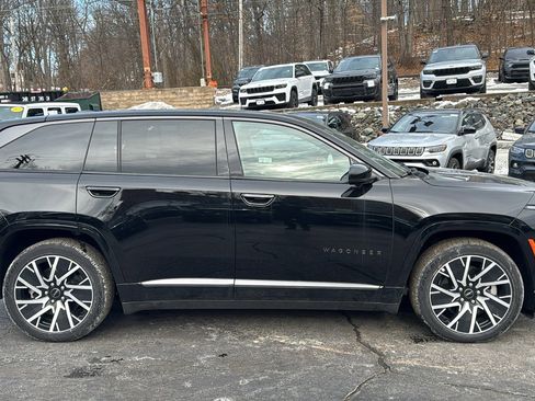 New 2025 Jeep Wagoneer S Limited image 9